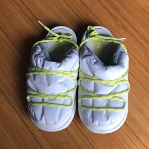 UGG Space Slider Puffer Tech slipper